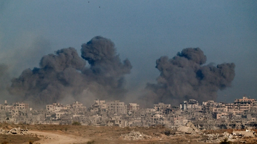 Quốc tế quan ngại khi Gaza đang “bốc cháy” trong cuộc tấn công của Israel